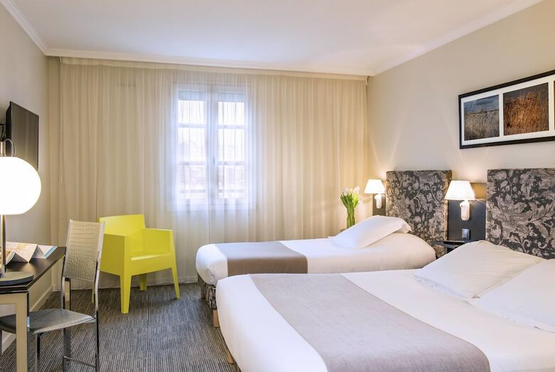 Saint Nicolas Hotel(.)