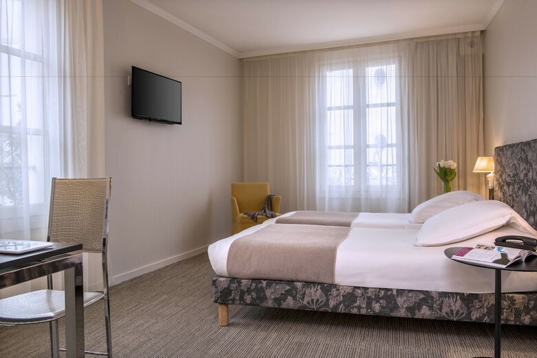 Saint Nicolas Hotel(.)