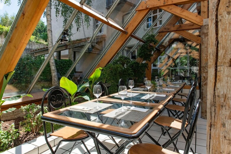 Saint Nicolas Hotel(.)