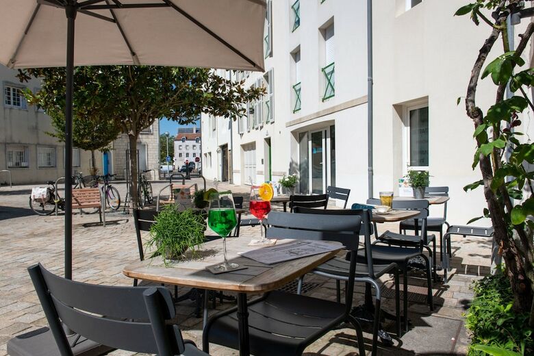 Saint Nicolas Hotel(.)