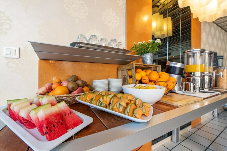 Saint Nicolas Hotel(.)