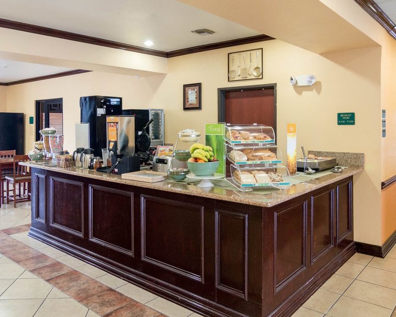 Hotel Quality Suites Bush/ Iah Airport