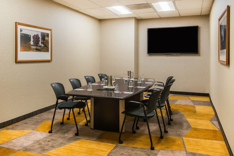 Hotel Crowne Plaza International Airport