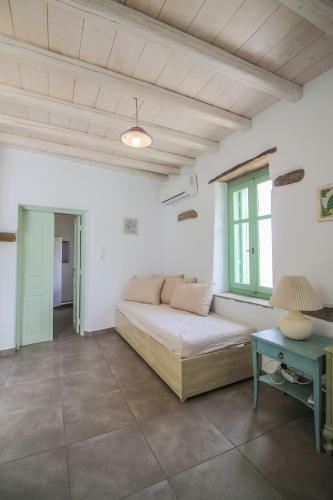 Cherry Tomato - Traditional Village Home Near Beach