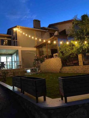 Villa Peaceful Sea Front. 3 Bedrooms House W/ Basement.