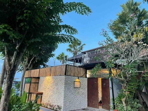 Modern Balinese Villa With Scenic View