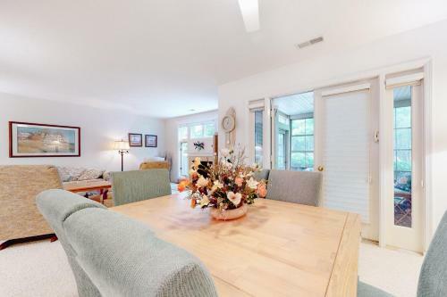 Sea Colony --- 54026 Sundial Pl
