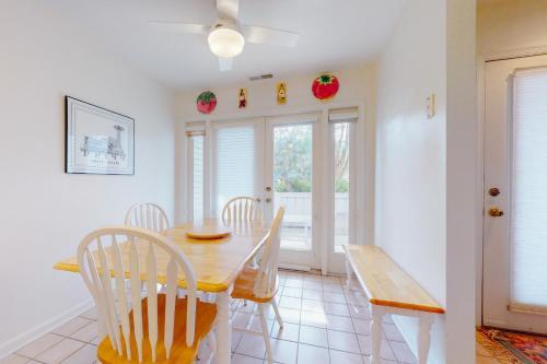Sea Colony --- 54026 Sundial Pl