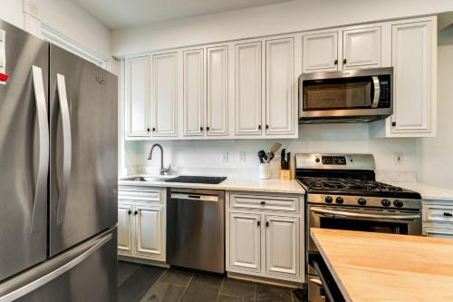 Washington Townhome Less Than 2 Mi To National Mall!