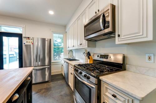 Washington Townhome Less Than 2 Mi To National Mall!