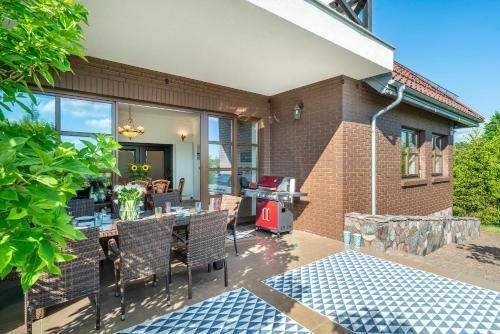 Villa Lakeland Residence