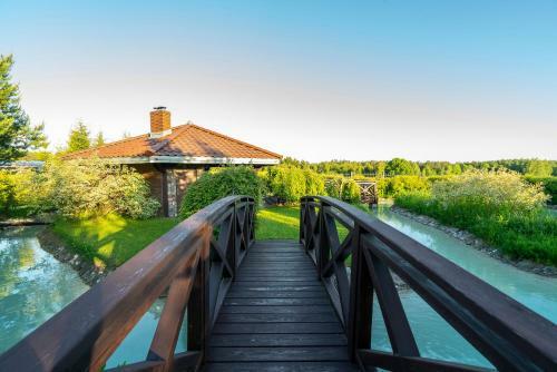 Villa Lakeland Residence
