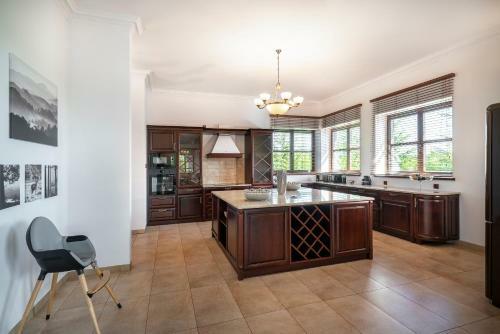 Villa Lakeland Residence
