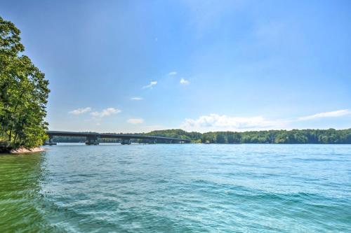 Gainesville Lakefront Retreat With Private Dock