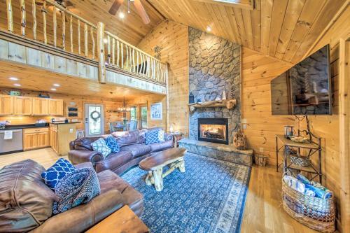 Mineral Bluff Cabin With Hot Tub And Game Room!