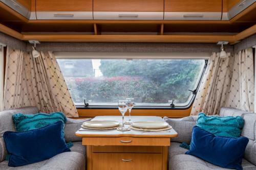 Cosy Caravan On Luxury Campsite