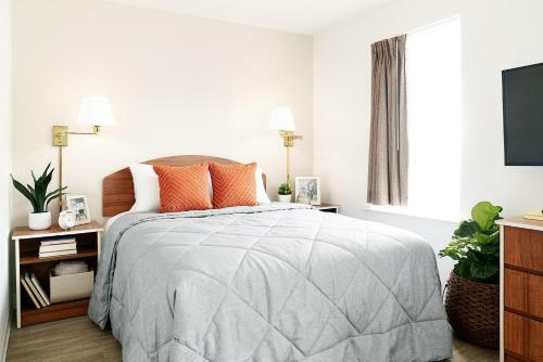 Hotel Intown Suites Extended Stay Indianapolis In - Post Drive