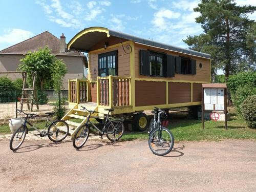 Camping Les Roulottes Du Bazois