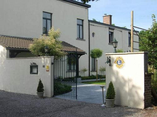 Hostal Guesthouse Les Tilleuls
