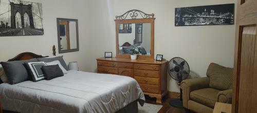 White House Lodge- Main Street Executive Apartment