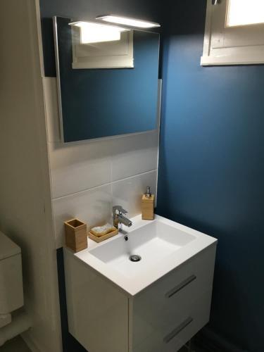 Apartamento Studio de Charme D�cor� Avec Go�t Port Olona !