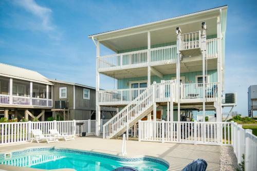 A Sea View Cottage By Oak Island Accommodations