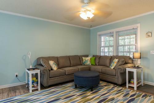 Beach Happy By Oak Island Accommodations