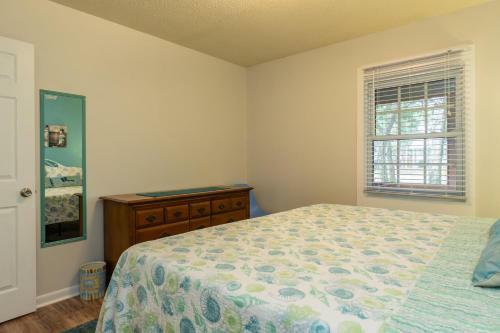 Beach Happy By Oak Island Accommodations