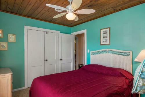 Papas Place By Oak Island Accommodations