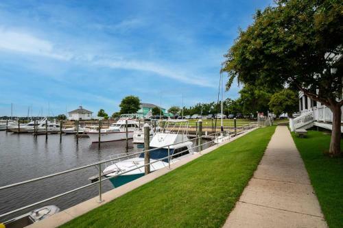 Marina 1 By Oak Island Accommodations