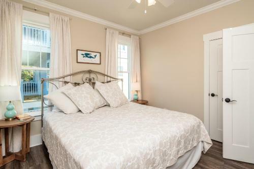 Long Call By Oak Island Accommodations