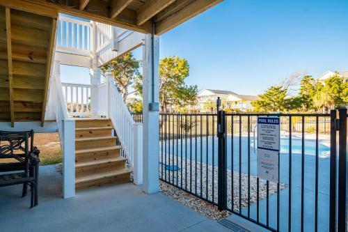 Long Call By Oak Island Accommodations