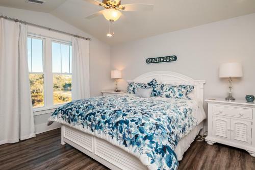 Long Call By Oak Island Accommodations