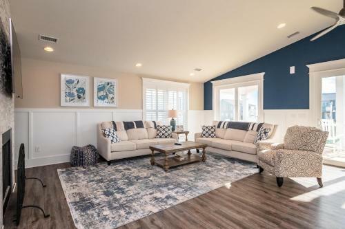 Long Call By Oak Island Accommodations
