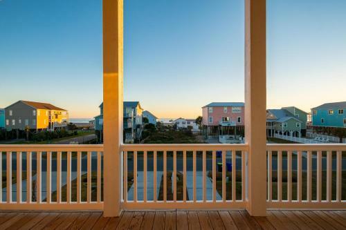 Long Call By Oak Island Accommodations