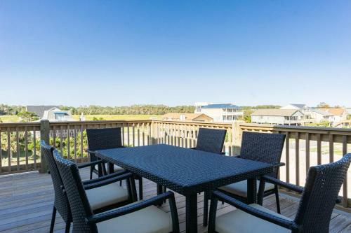 The Treasure Chest By Oak Island Accommodations