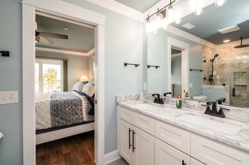 The Sandcastle By Oak Island Accommodations