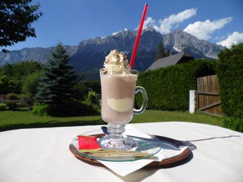 Hostal Pension Tilly