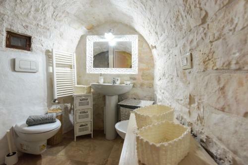 Villa Trulli Con Piscina Idromassaggio,riscaldata E Campo Da Calcetto