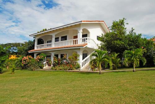Guacamaya Lodge