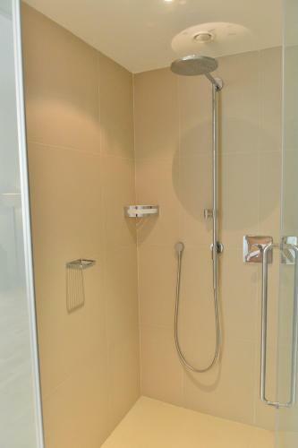 Kolonada Luxury 3 Bedroom Apartment Manes