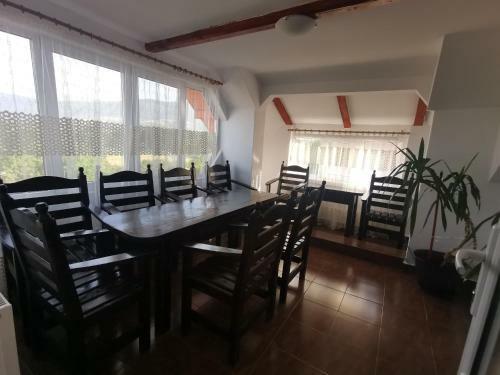Hostal Pensiunea Anidor