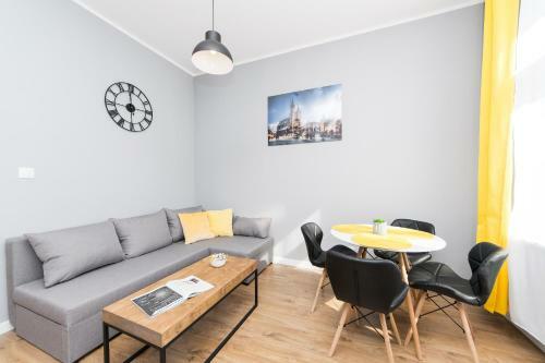 Yellow Apartment Old Town Air Condition P4you Pl