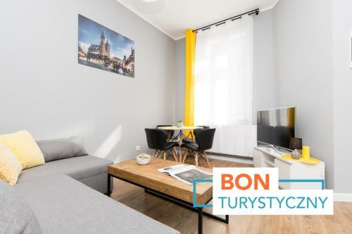 Yellow Apartment Old Town Air Condition P4you Pl