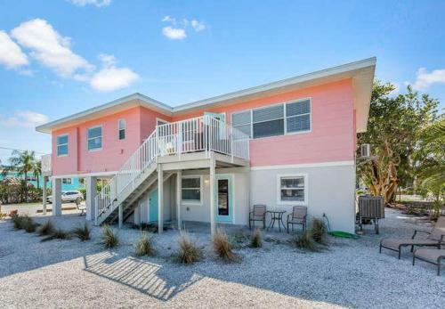 Flamingo Villas A Downstairs - Beautiful Beach Bungalow With Pool