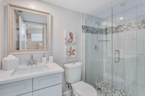 Flamingo Villas A Downstairs - Beautiful Beach Bungalow With Pool