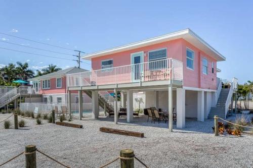 Flamingo Villas C Upstairs - Beautiful Beach Bungalow With Pool