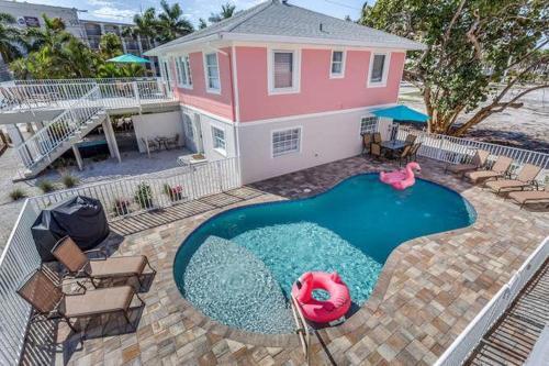Flamingo Villas C Upstairs - Beautiful Beach Bungalow With Pool