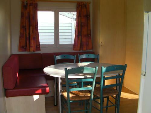 Camp-home Emplacement 99, 106,107