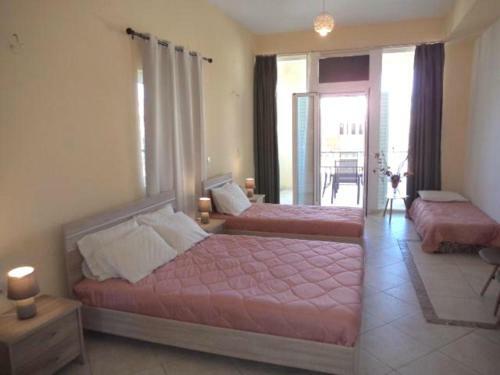 Ioanna Apartments Near The Sea